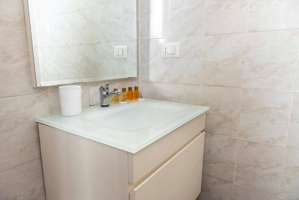 La Casa Di Marisela In Via Emanuele Filiberto Apartment Roma Ngoại thất bức ảnh